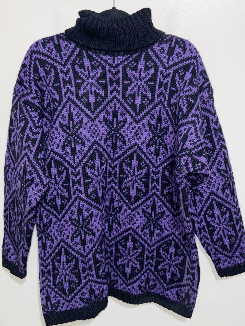 Vintage Gap Sweater Womens Large Black Purple Snowflake Wool Turtleneck 90s
Made